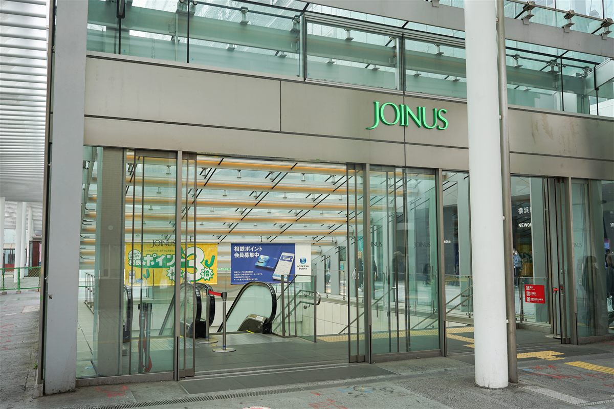 ジョイナス1Fのエスカレーター