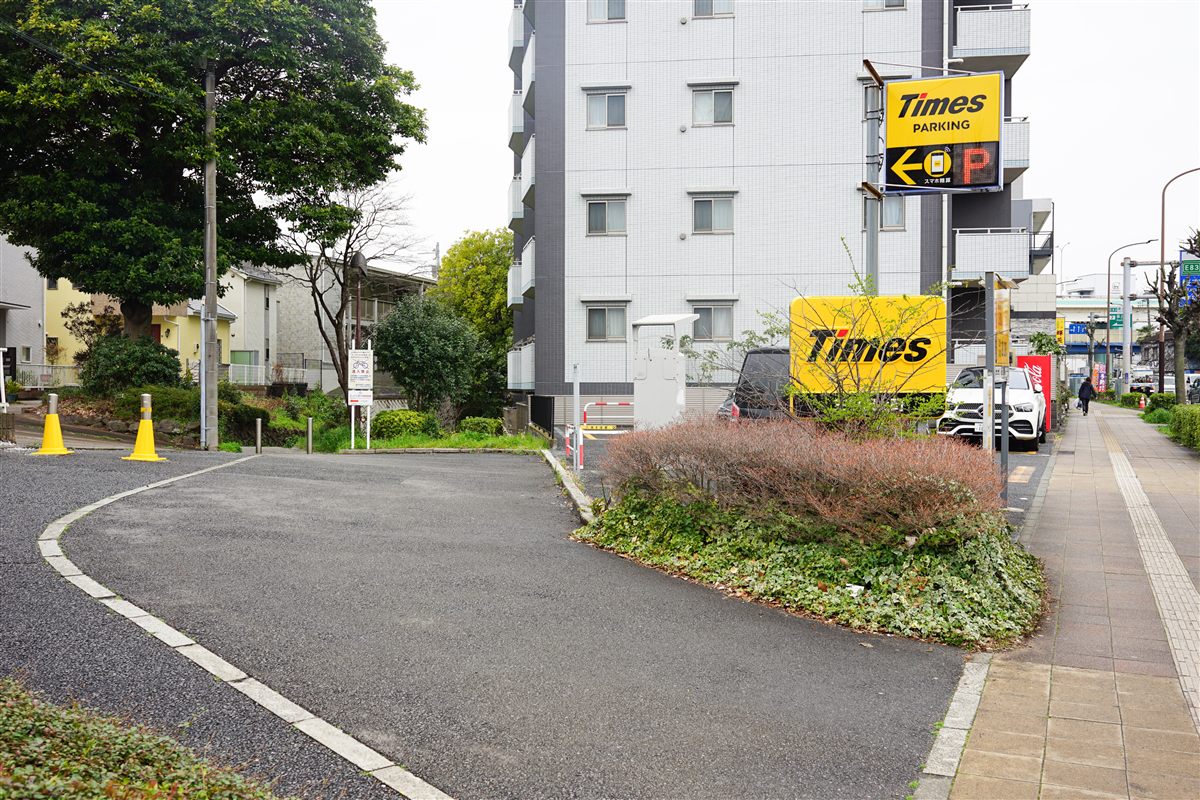 せせらぎ緑道を進む